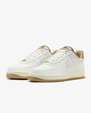 Nike Air Force 1 '07 LV8 bianco
