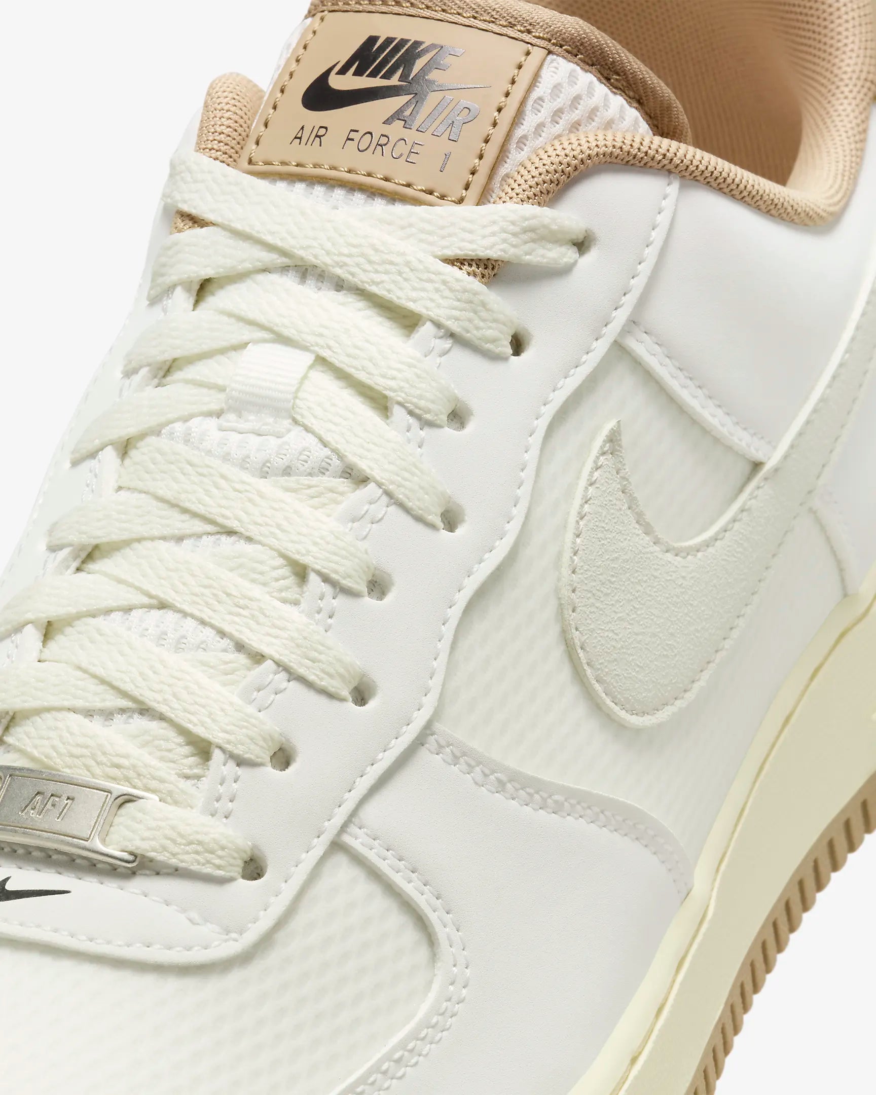 Nike Air Force 1 '07 LV8 bianco