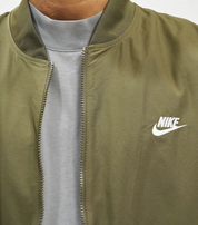 Nike Uomo Giubbotto Bomber Club Wvn Ul Jkt - OLIVE