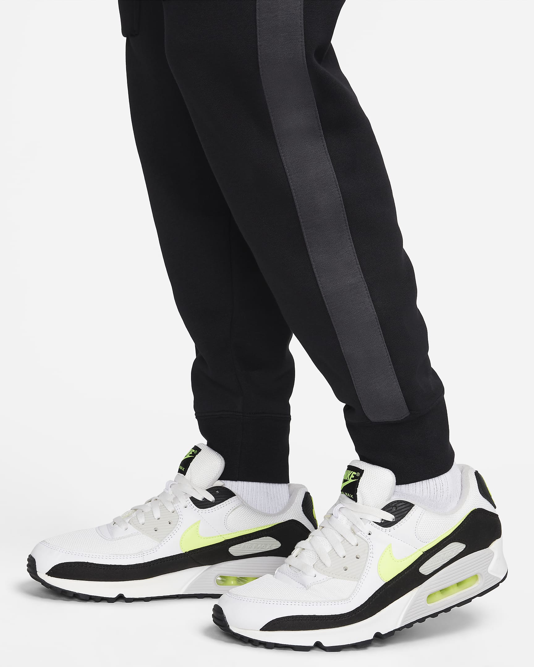 Nike Air Men's Fleece Cargo Trousers – NERO