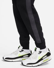 Nike Air Men's Fleece Cargo Trousers – NERO