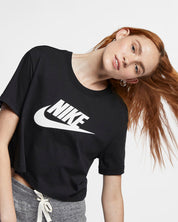 Nike Sportswear Essential T-shirt corta con logo – Donna