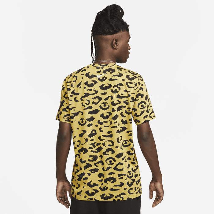 Nike Sportswear Men's T-Shirt Wheat Gold