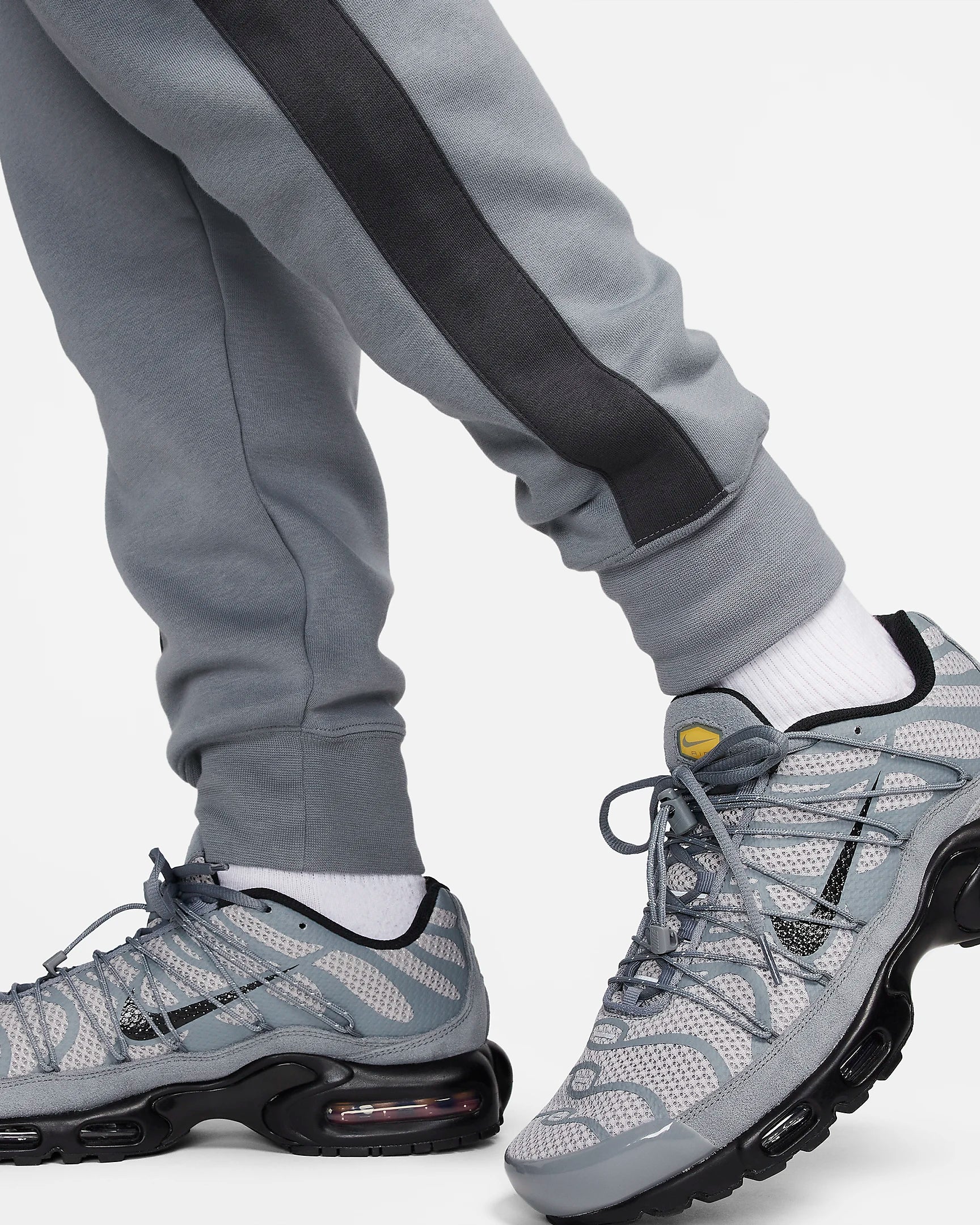 Nike Air Men's Fleece Cargo Trousers - GRIGIO