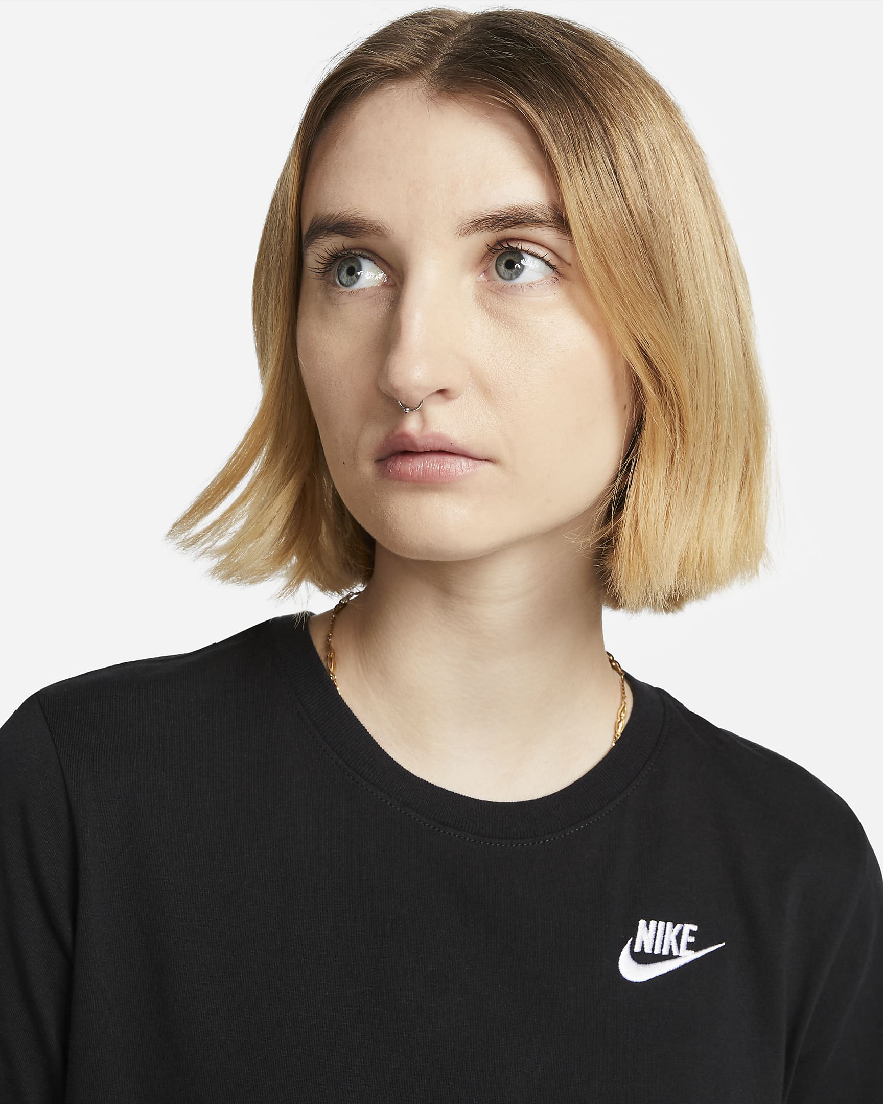 Nike Sportswear Club Essentials T-shirt – Donna NERO