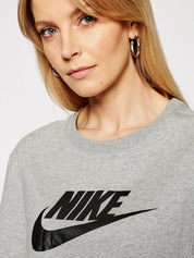 Nike Sportswear Essential T-shirt corta con logo – Donna