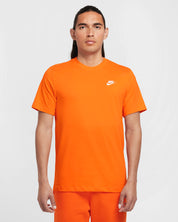 Nike Sportswear Club T-shirt – Arancio