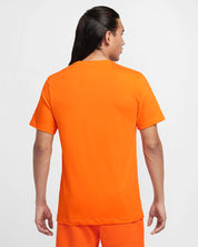 Nike Sportswear Club T-shirt – Arancio