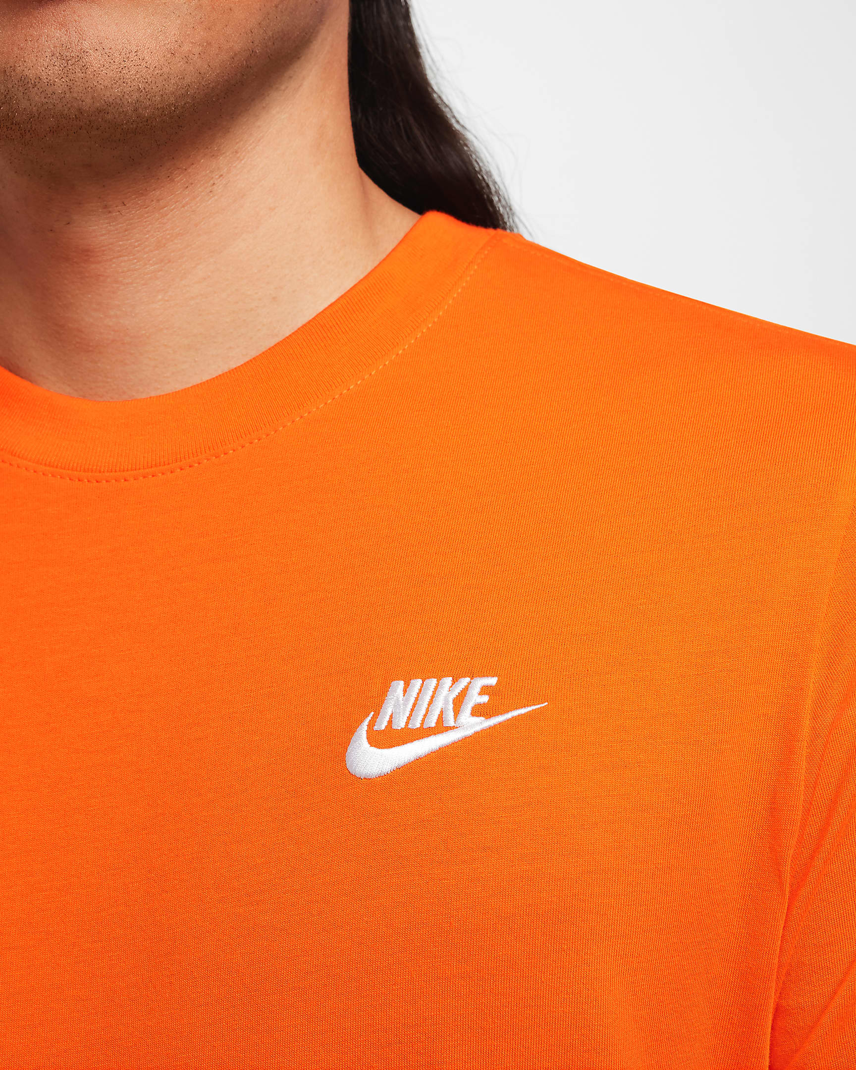 Nike Sportswear Club T-shirt – Arancio