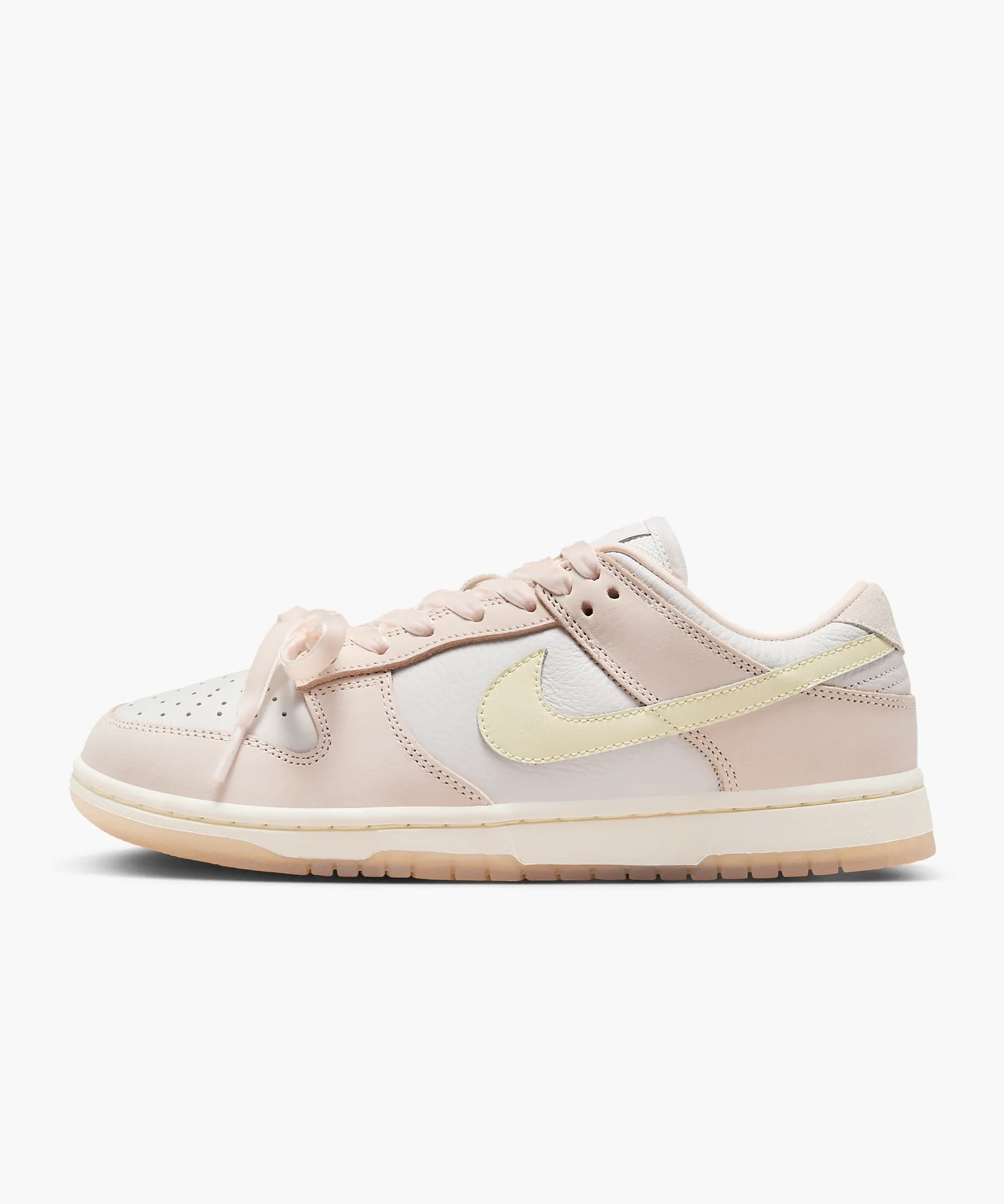 W_NIKE_DUNK_LOW_PRM.webp