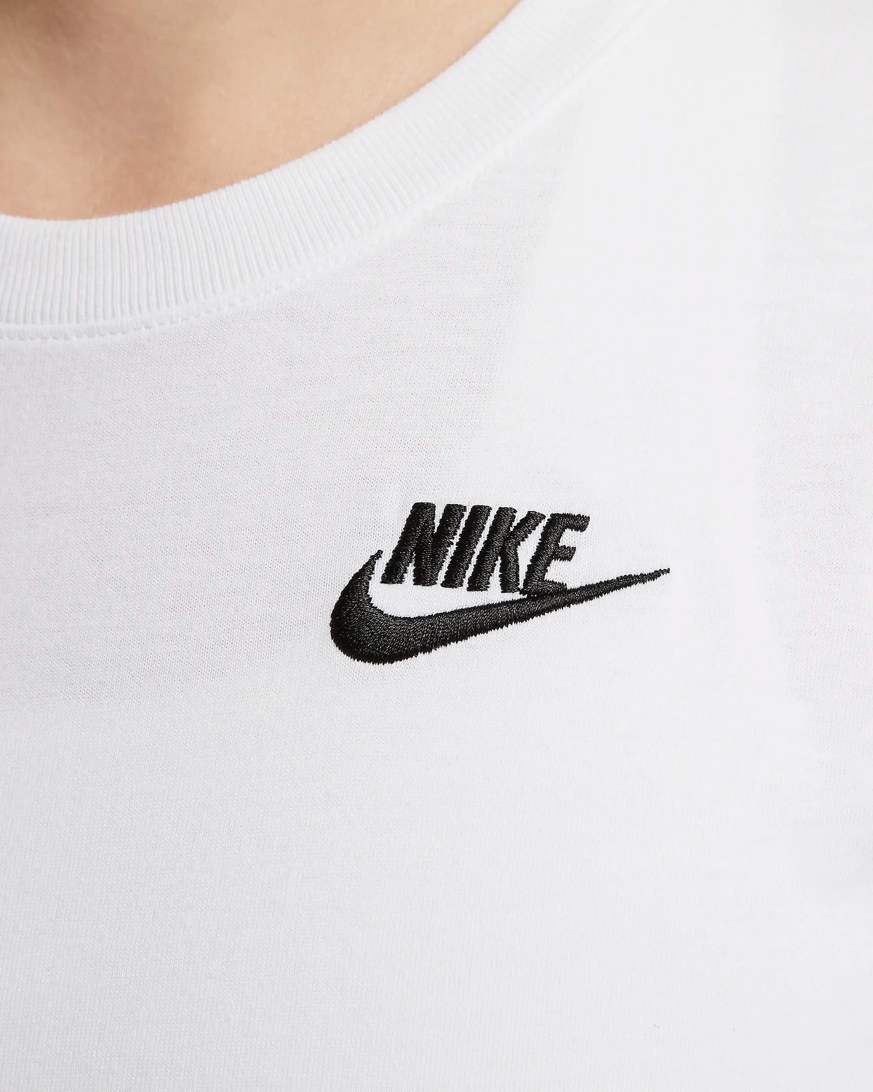 Nike Sportswear Club Essentials T-shirt – Donna BIANCO
