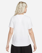 Nike Sportswear Club Essentials T-shirt – Donna BIANCO