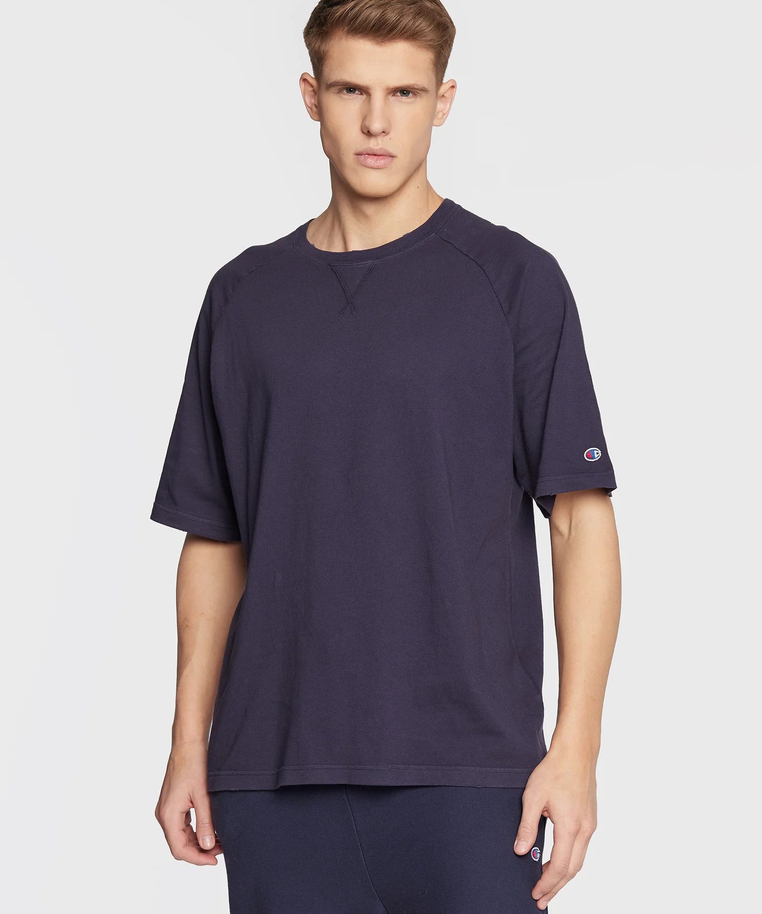 champion-t-shirt-acid-wash-217983-blu-scuro-custom-fit.webp