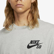 Nike SB T-shirt da skateboard con logo GRIGIO