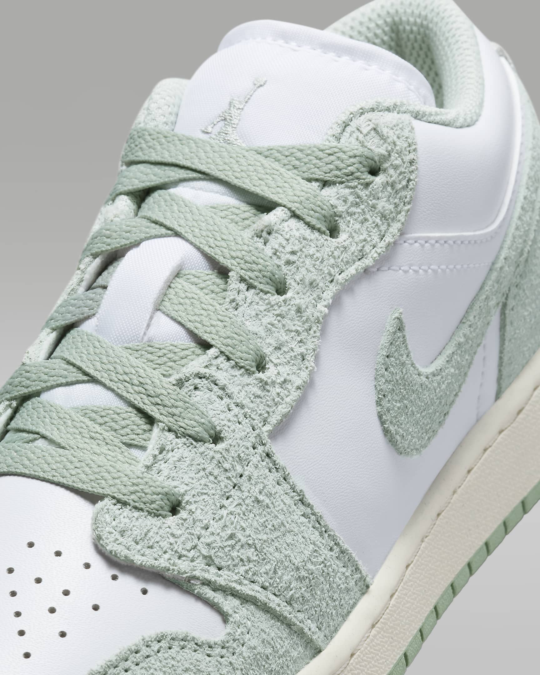 Air Jordan 1 Low SE Seafoam