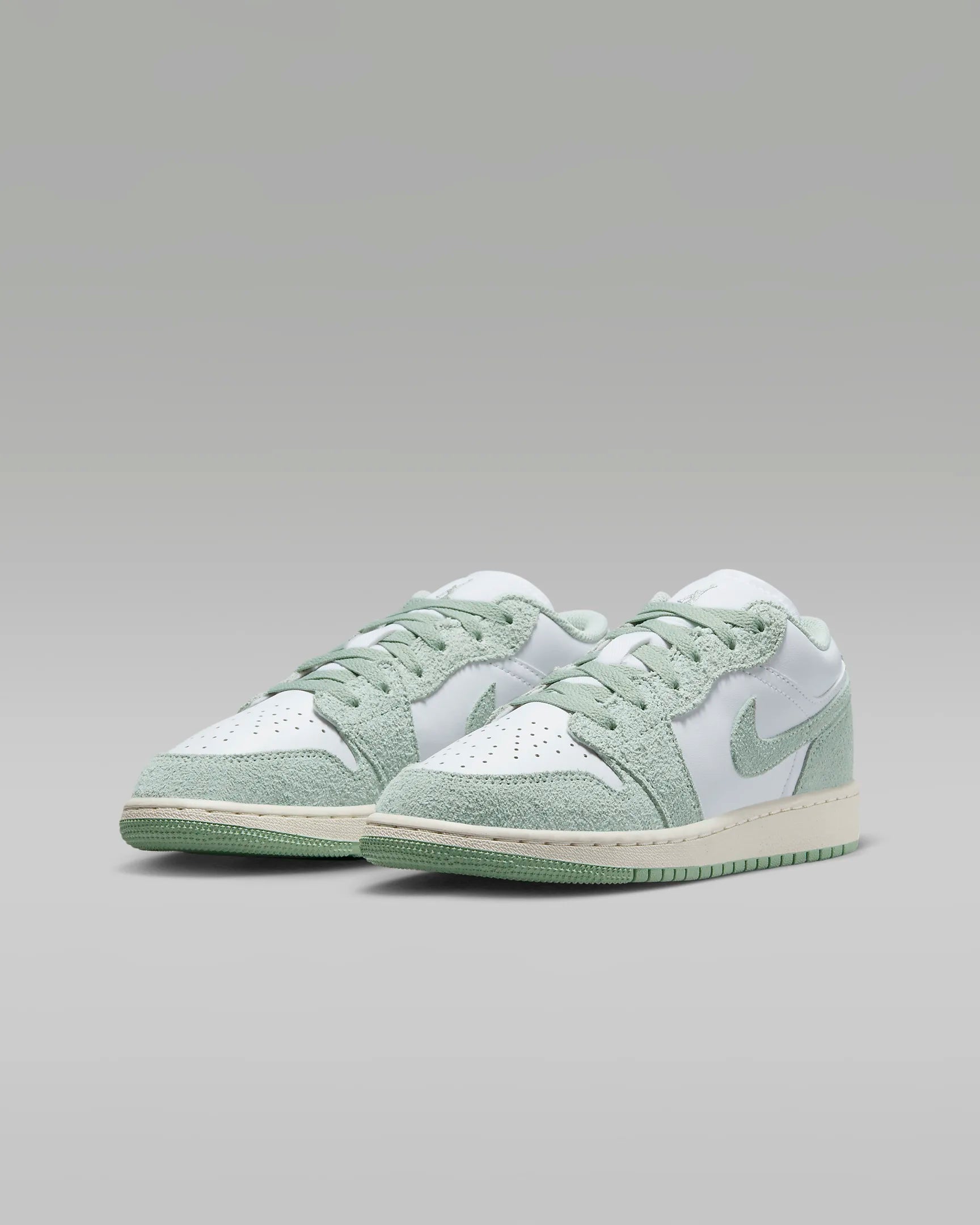 Air Jordan 1 Low SE Seafoam