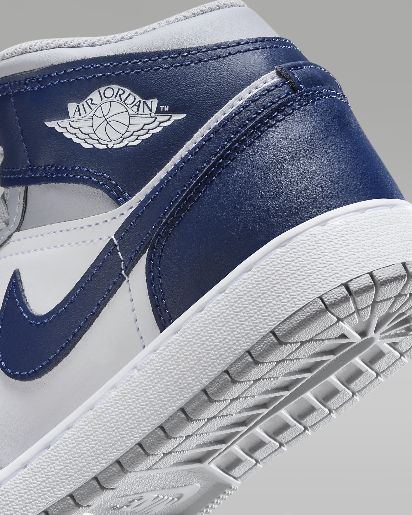 Air Jordan 1 Mid Wolf Grey/Midnight Navy