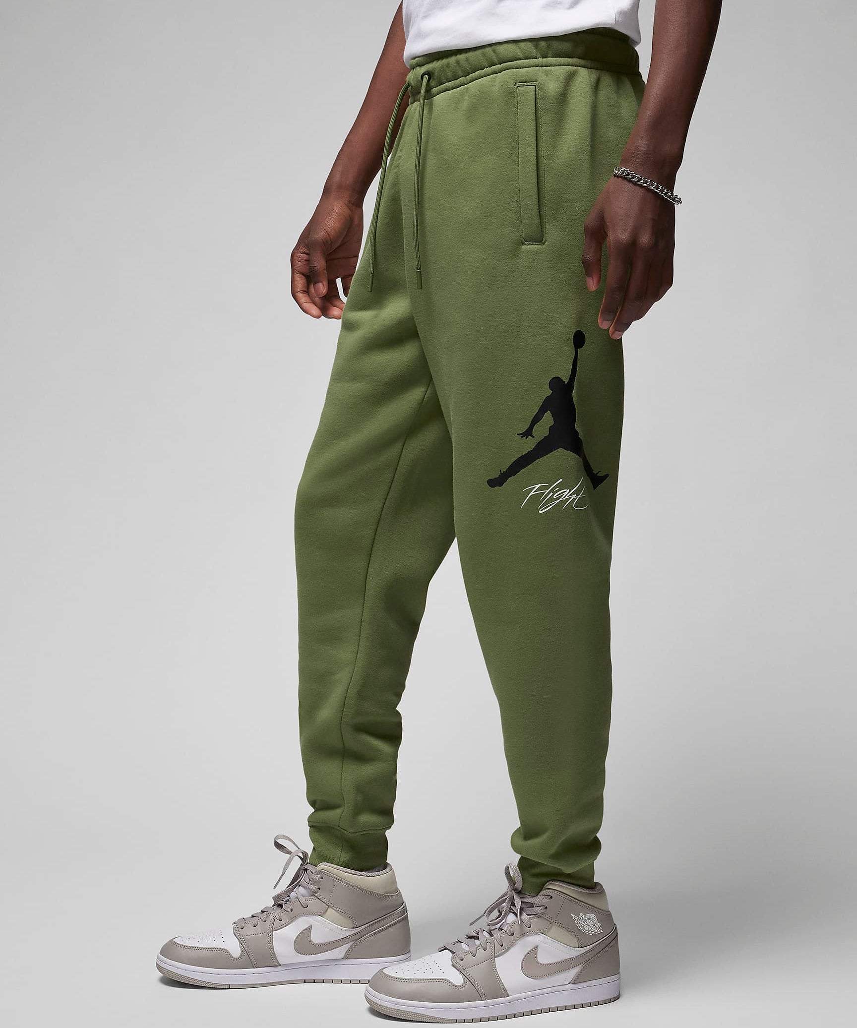 jordan-essentials-fleece-baseline-trousers-7SSnDj.jpg