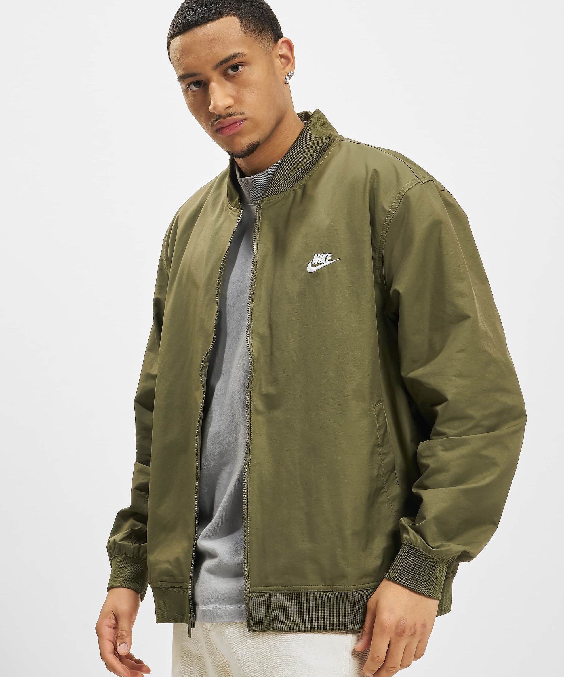 nike-giubbotto-bomber-oliva-925113.jpg