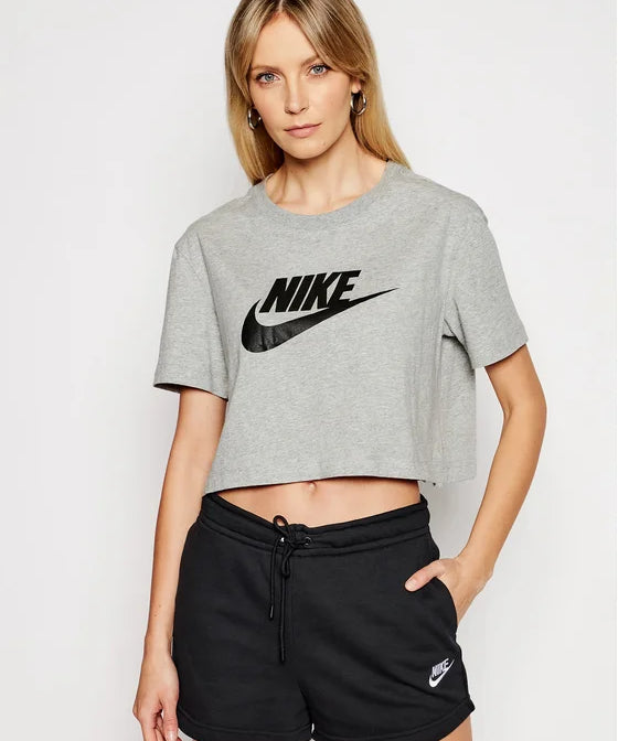 nike-t-shirt-sportswear-essential-bv6175-grigio-loose-fit.webp