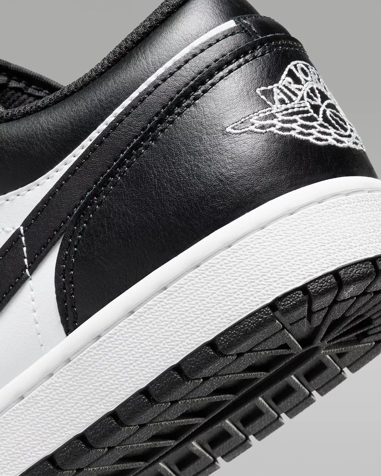 Nike Air Jordan 1 Low - White Black