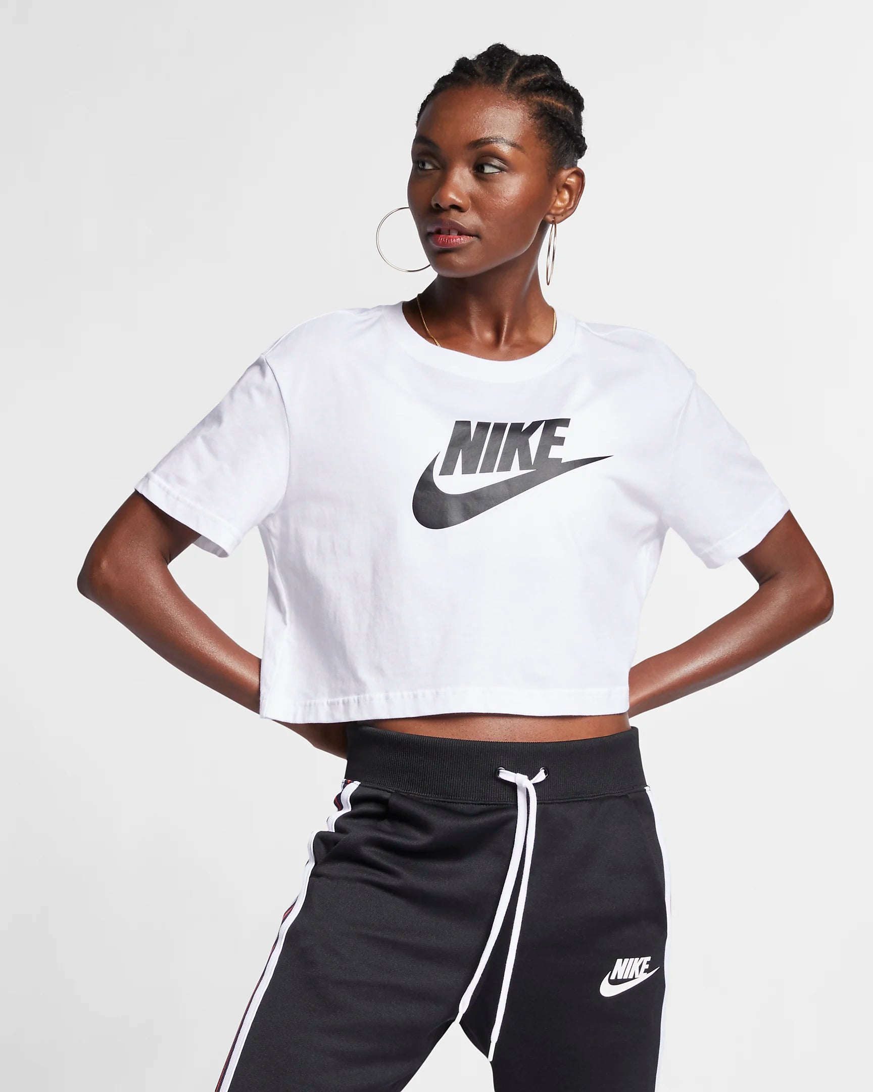 Nike Sportswear Essential Cropped Logo T-Shirt – Women