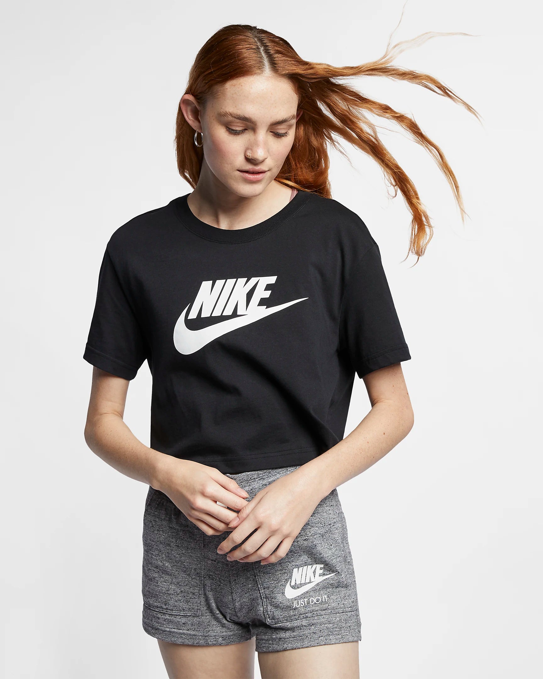 Nike Sportswear Essential Cropped Logo T-Shirt – Women