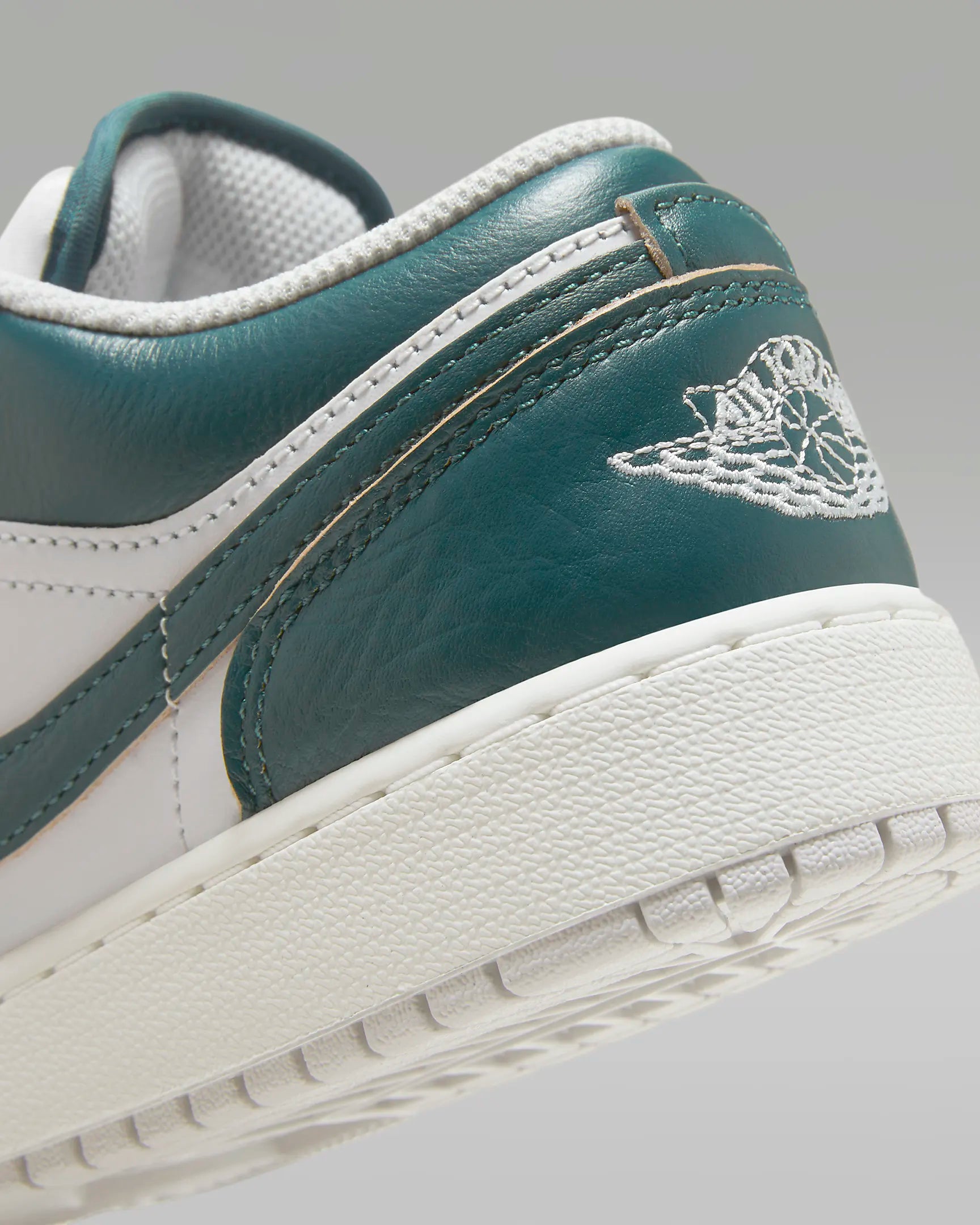 Air Jordan 1 Low SE GS 'Oxidized Green'