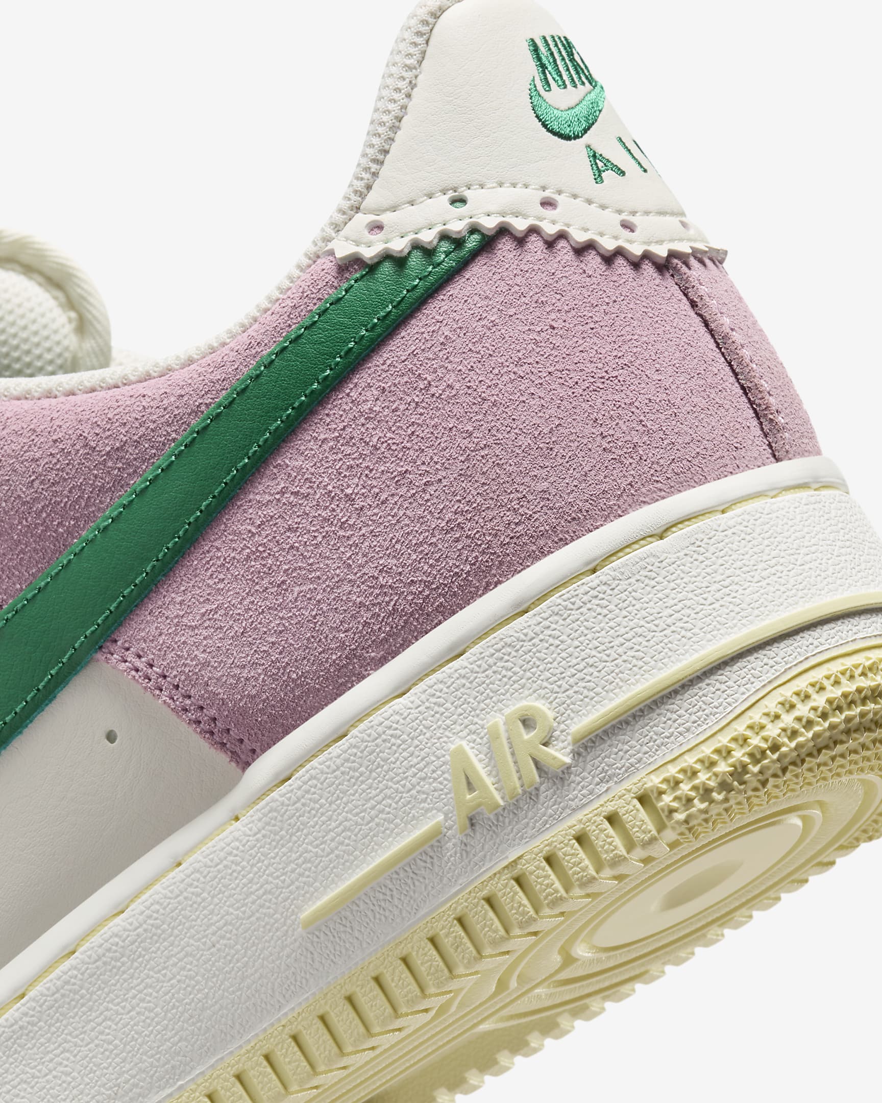 Nike Air Force 1 Low '07 LV8 Medium Soft Pink Malachite